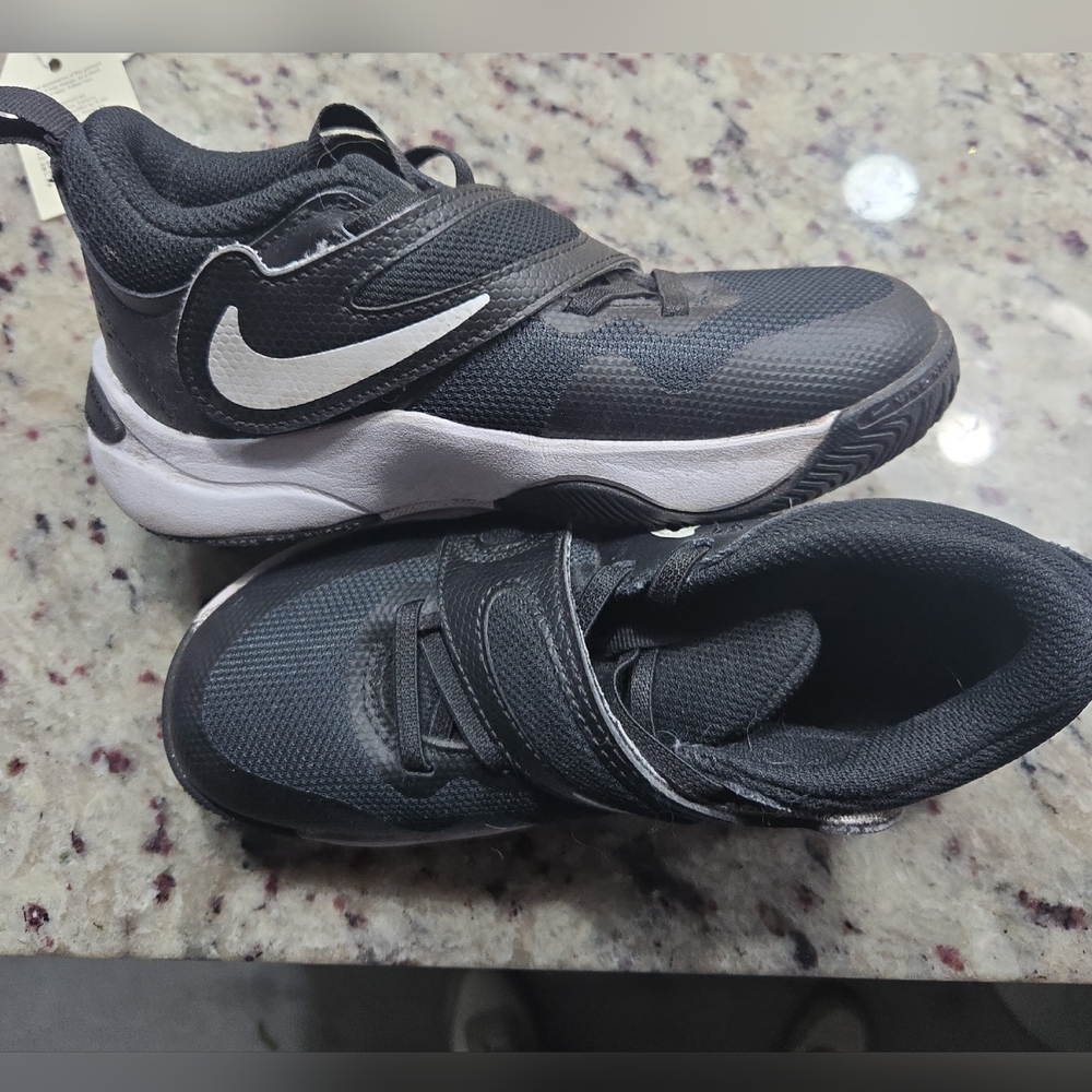 Nike Kids Black and Gray Sneakers